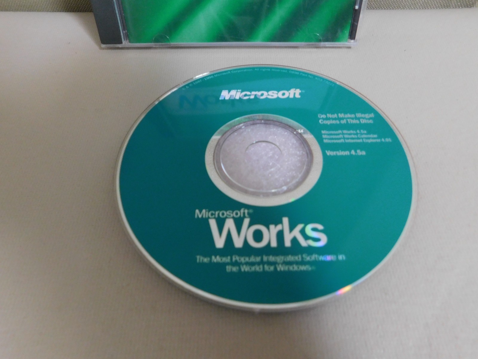 Microsoft Works Version 4.5a (Windows 95, 1998) with CD Key VGC Disc Clean