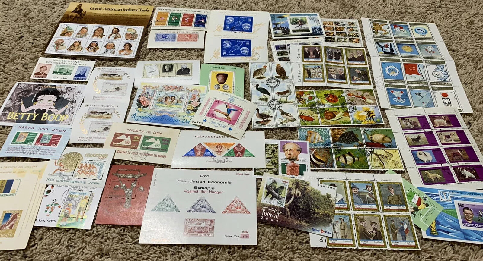 WW MINT & USED SOUVENIR AND SHEETS STAMP LOT FROM MANY WORLDWIDE COUNTRIES