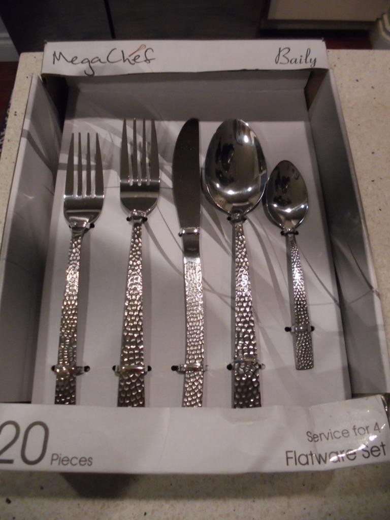 MegaChef Baily 20-piece stainless flatware set new in box ~ low fast shipping!