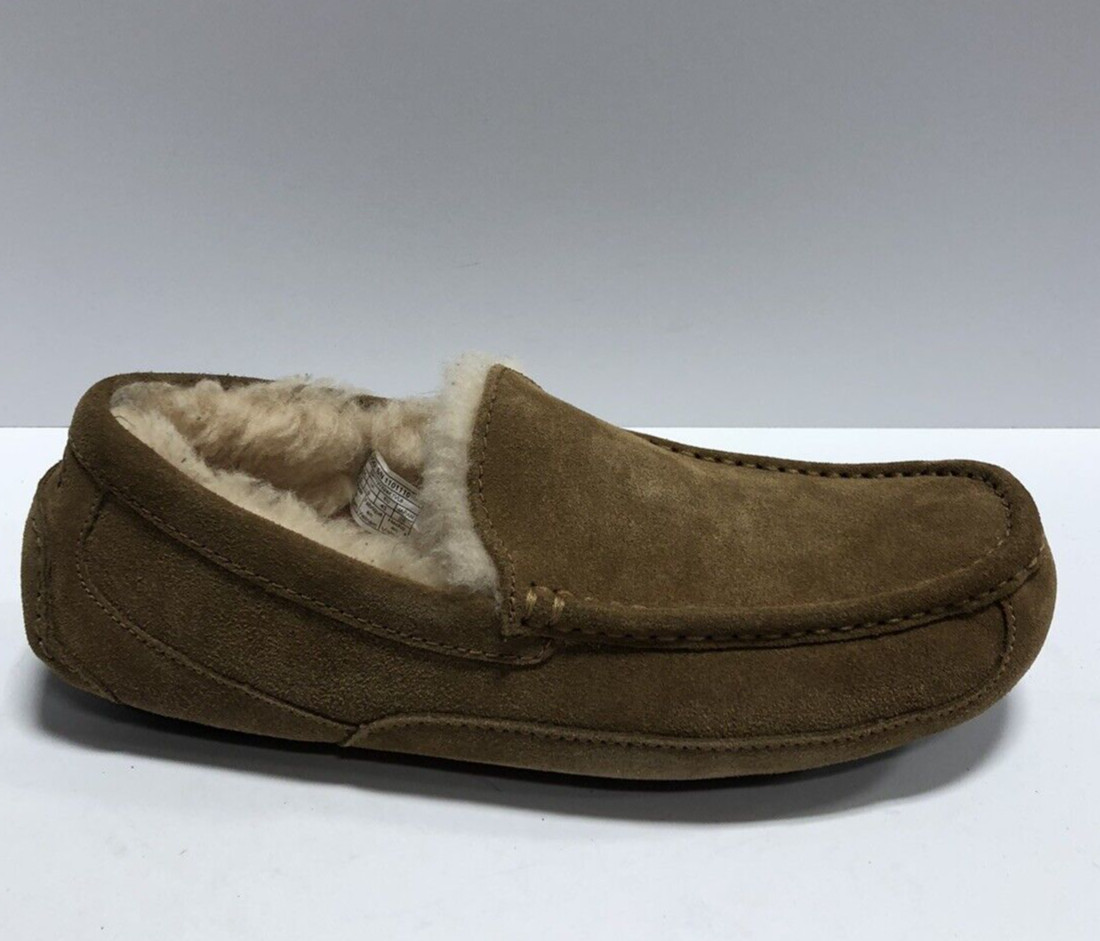 UGG Men's Ascot Chestnut Slippers, Size 10 M