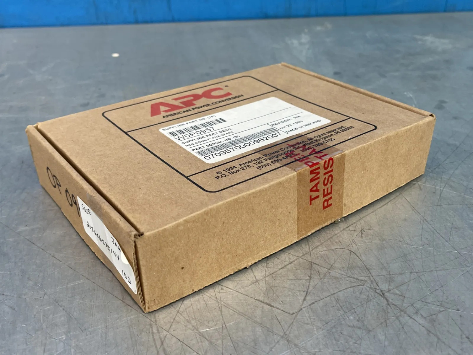 AMERICAN POWER CONVERSION CONNECTION PLANE CIRCUIT BOARD W0P0957