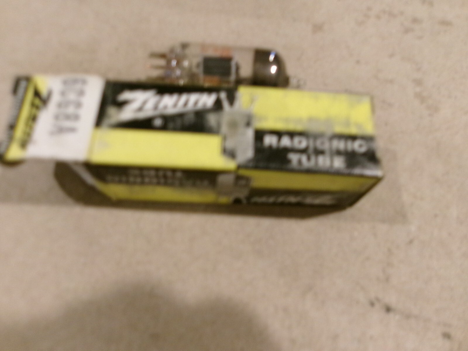 OEM VINTAGE ELECTRONIC TUBE ZENITH 6CG8A