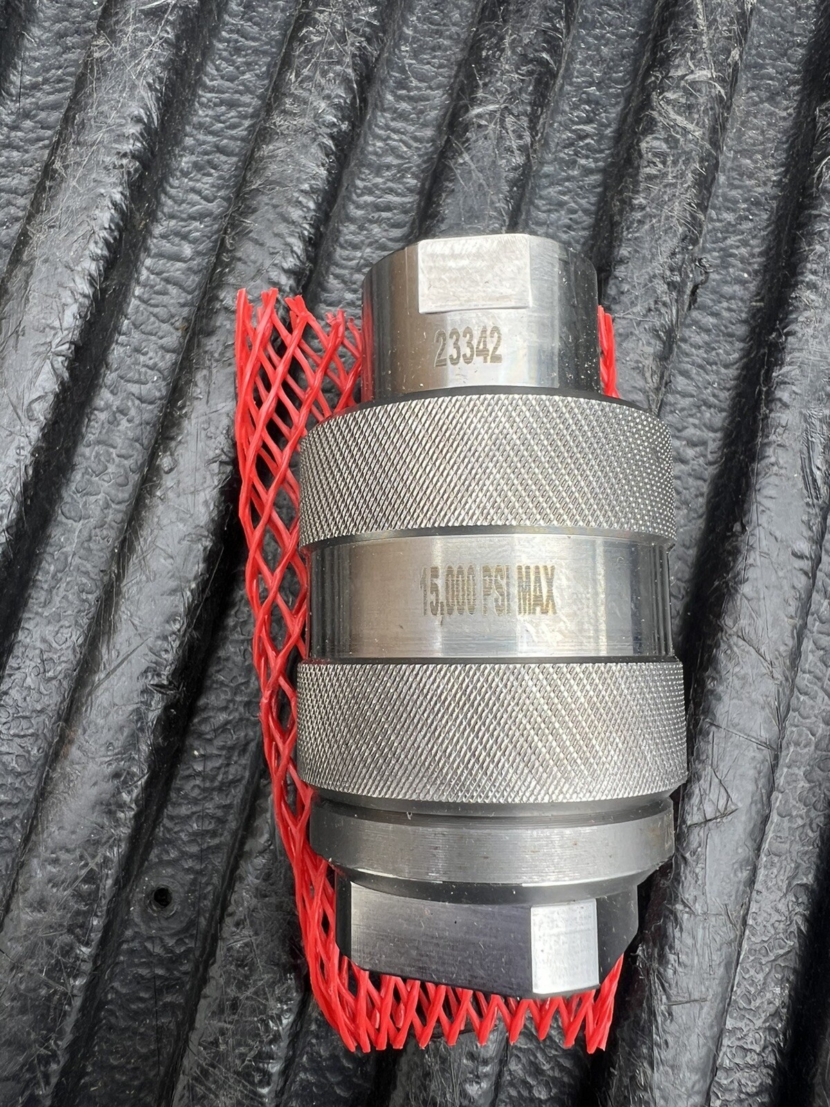 Inline High Pressure Swivel, 1/2" NPTF x 1/2" NPTF, 15,000 PSI