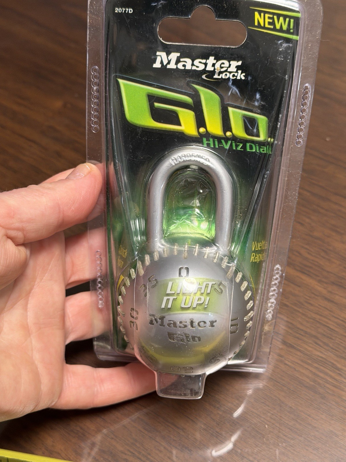 Master Lock G.l.o Hi-Viz Dial Combination Padlock 2077D Light Up Dial Blue NEW!