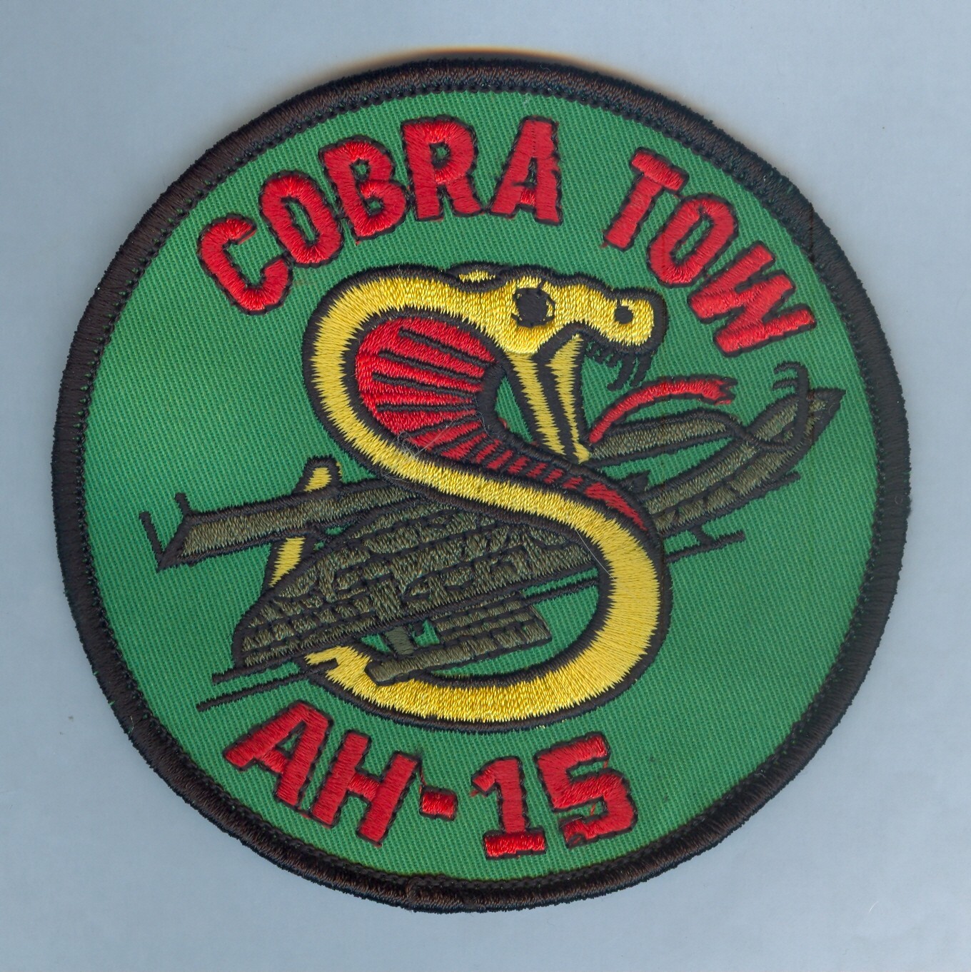 US ARMY "COBRA TOW AH-1S" POCKET PATCH ..... NICE .... HARD TO FIND ... X