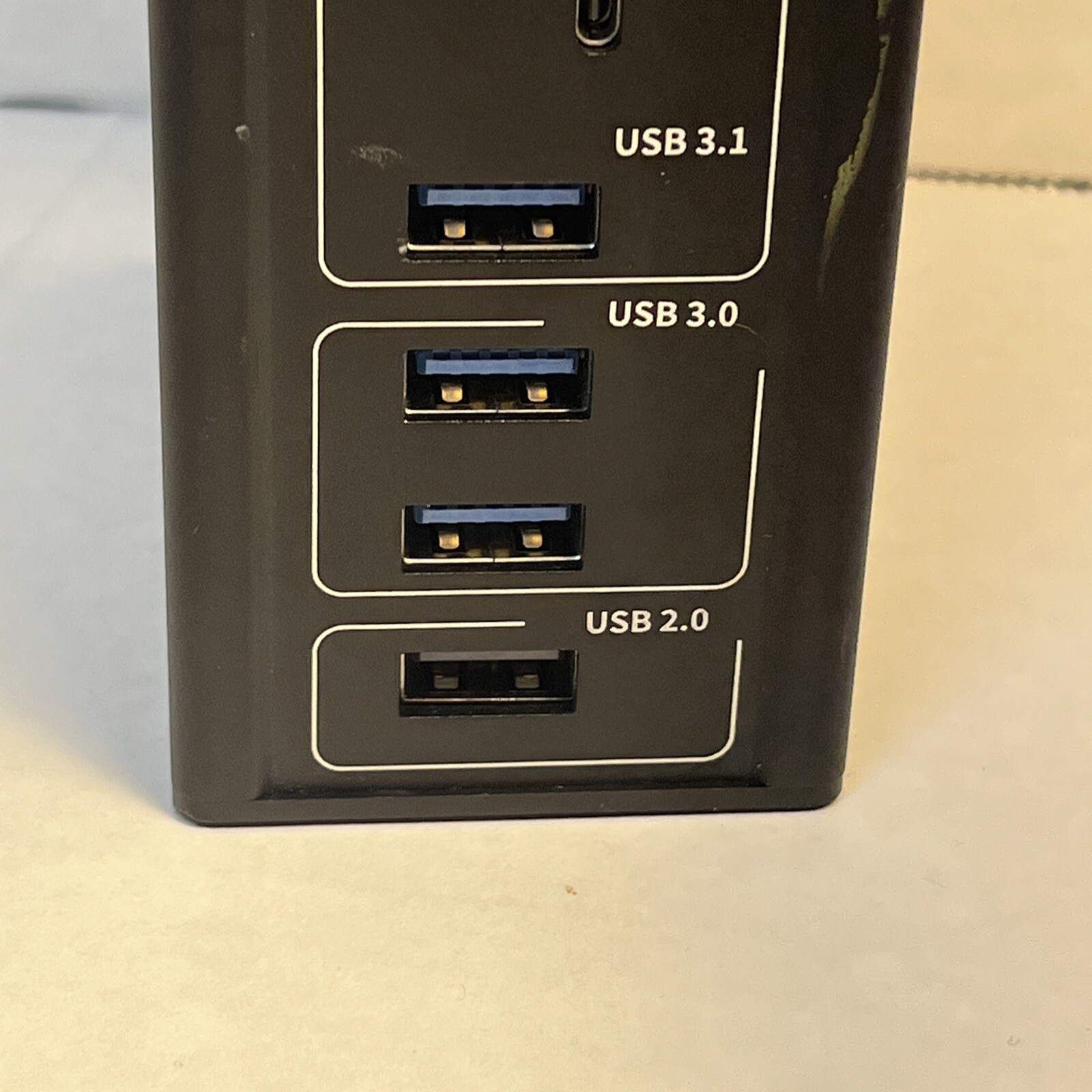 INTPW USB C Thunderbolt 3 Docking Station Model IF508 Pre-Owned