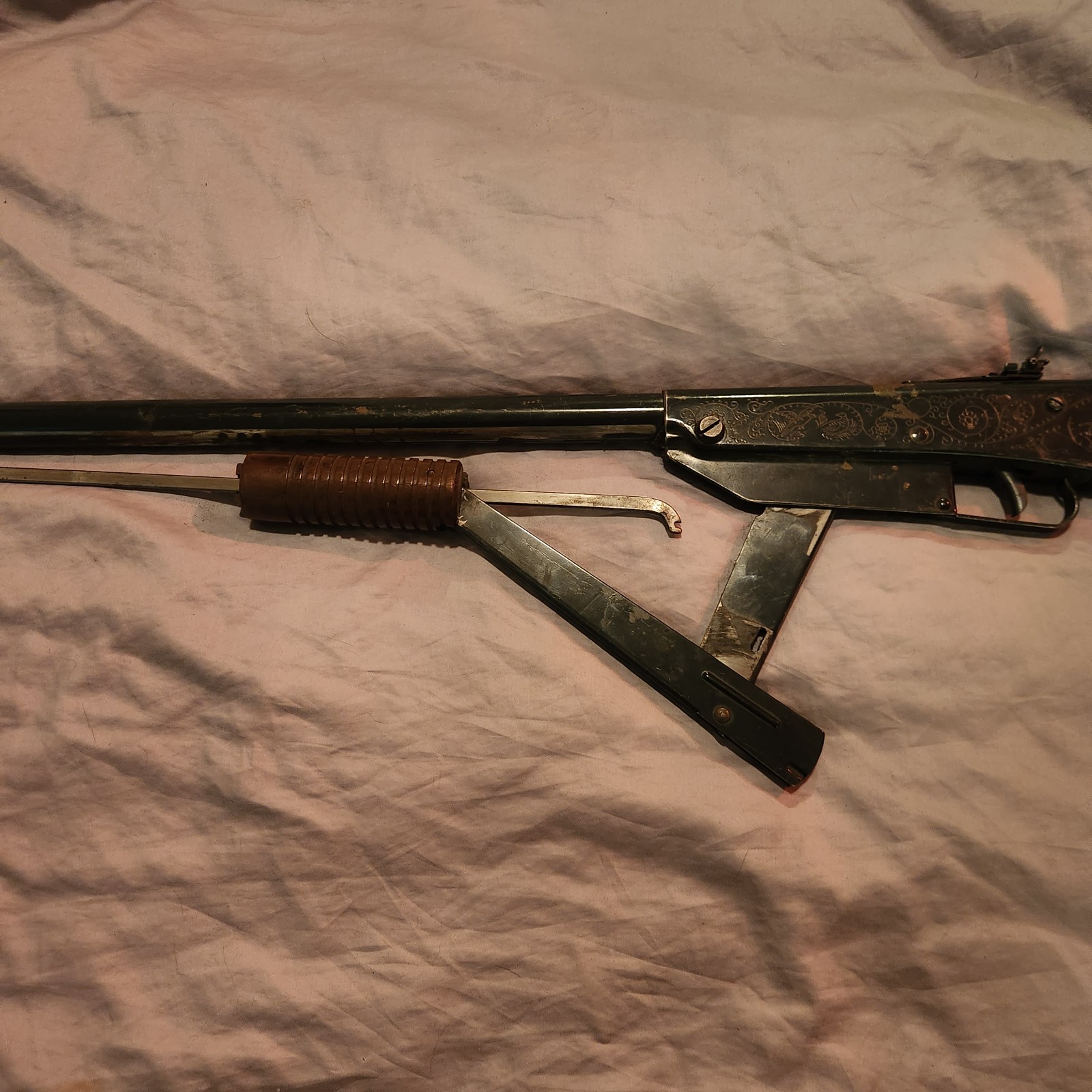 1950's Daisy BB gun Model No. 25 W/Engraved Sides (Needs Some Work)