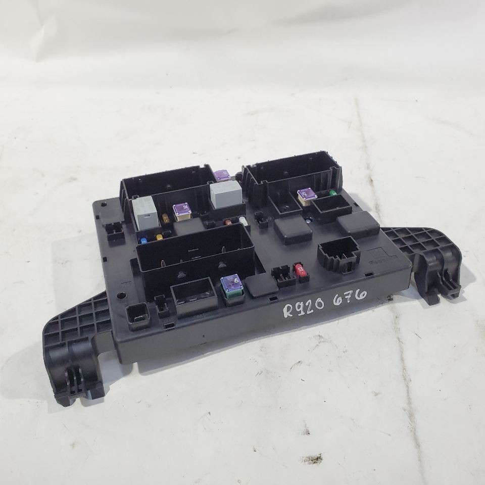 2016 Buick Cascada OEM Rear Body Fuse Box 13379016