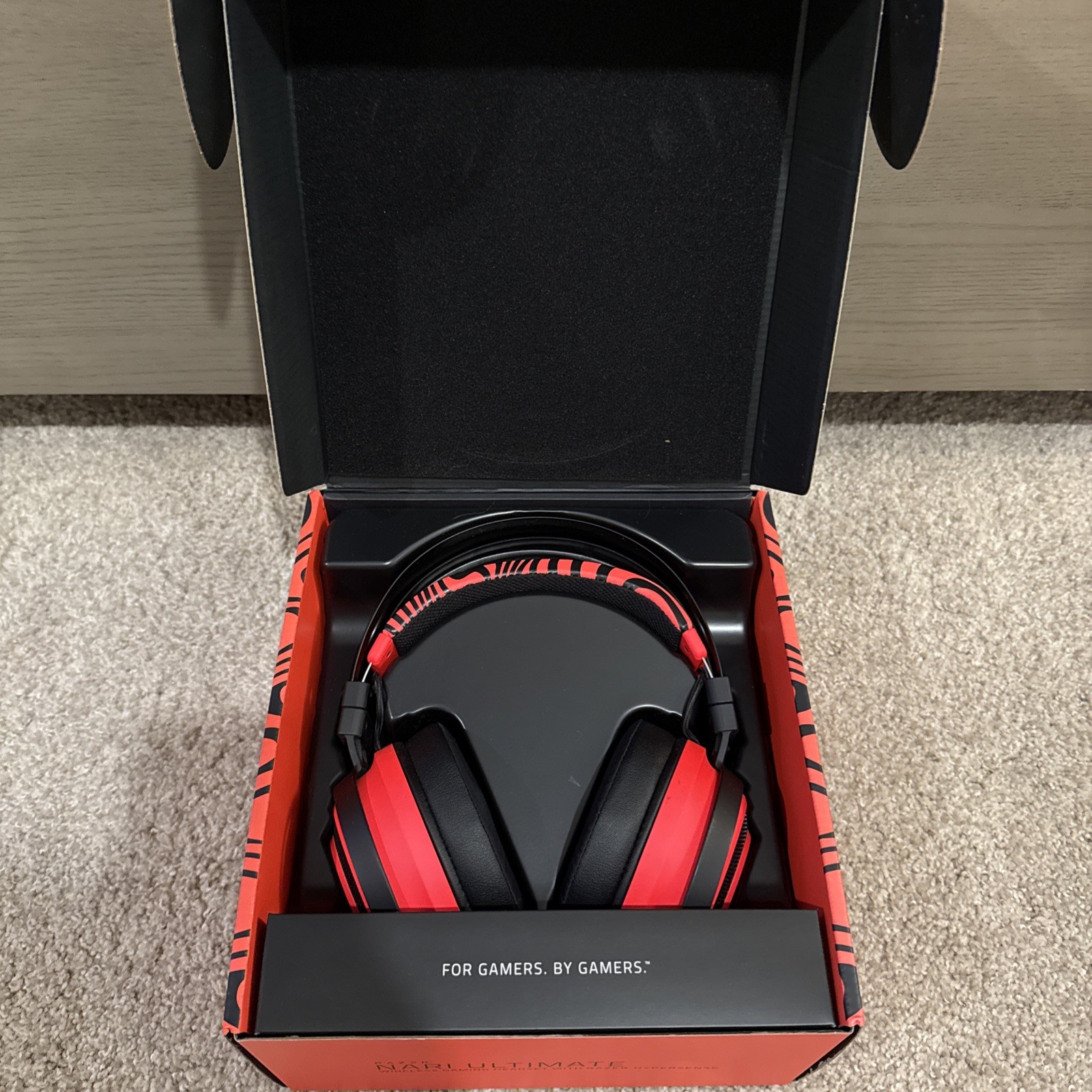 Limited Edition Pewdiepie Razer Nari Ultimate