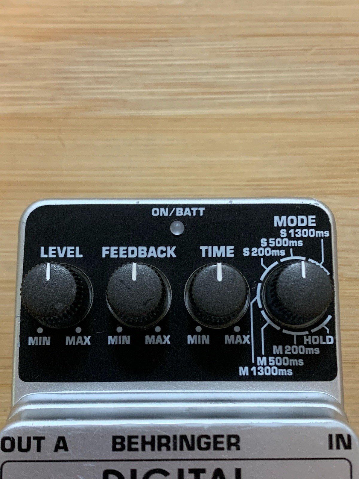 Behringer DD400 Digital Delay Guitar Pedal