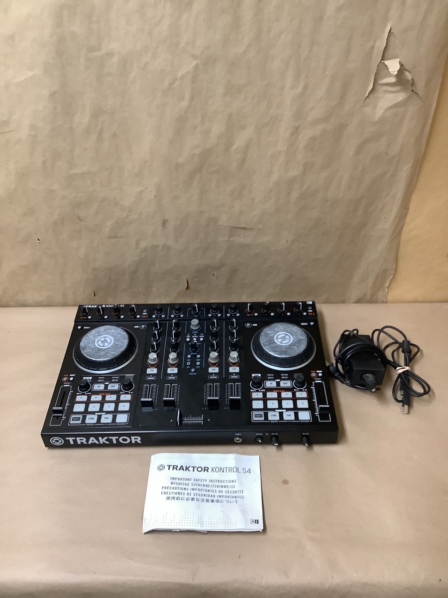 NI TRAKTOR KONTROL S4 4 CHANNEL DJ CONTROLLER WITH POWER CORDS & MAN (G29015782)