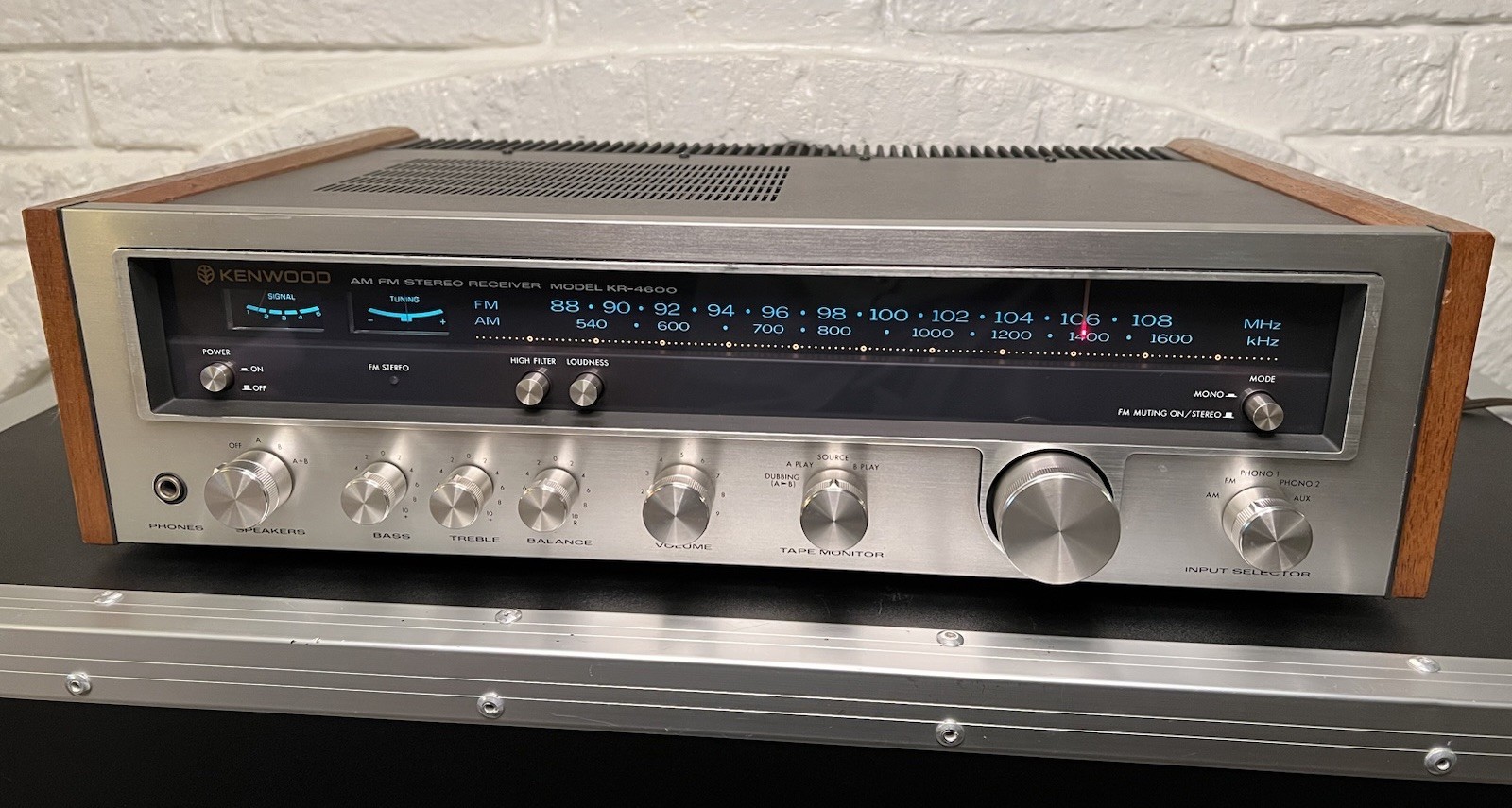 Vintage KENWOOD KR-4600 30wpc Stereo Receiver Clean & Fully Functioning!