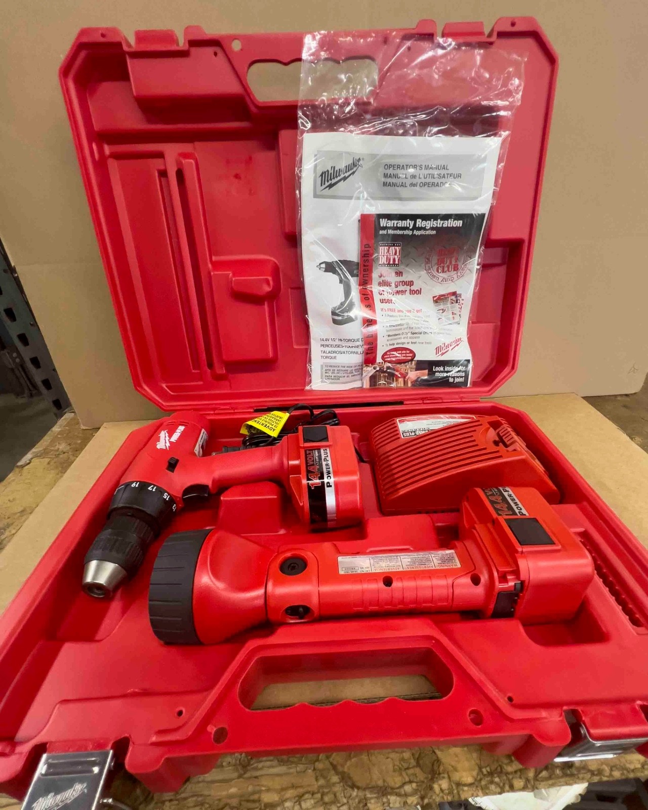 Milwuakee 0512-26 1/2" Driver Drill kit 14.4V, with flash light.
