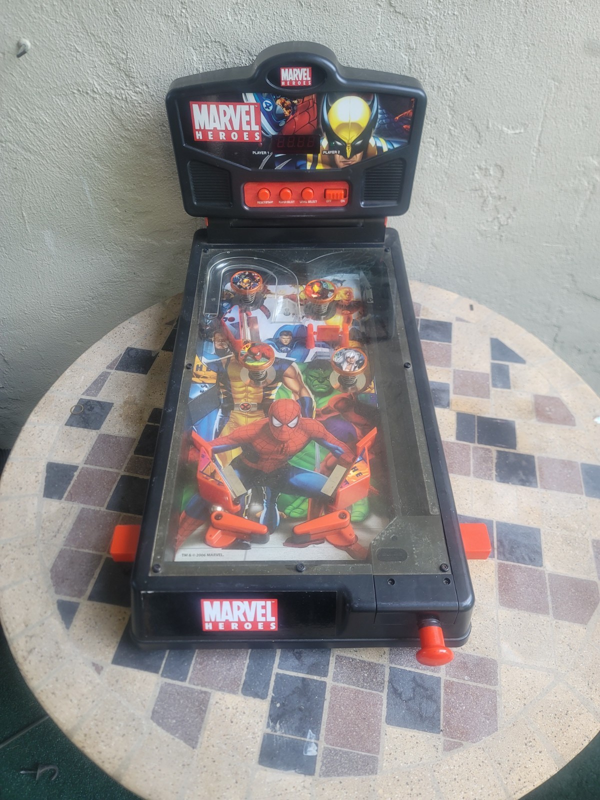 Marvel Heroes 2006 Table-Top Mini Pinball Machine WORKS 19" Play Area