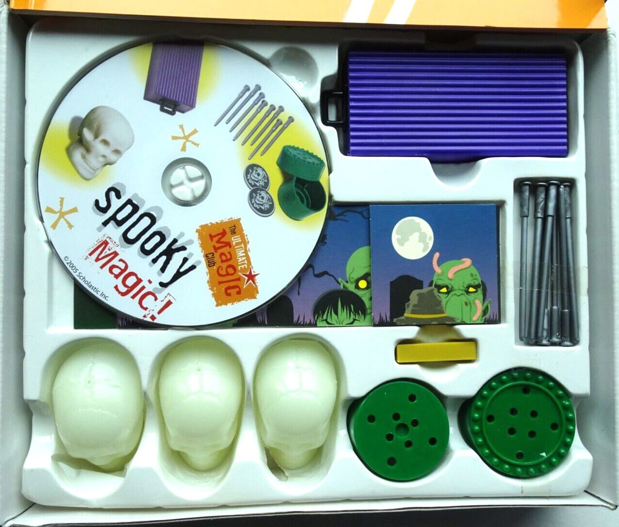 Spooky MAGIC Set - The Ultimate Magic Cub - Scholastic W/Tricks, DVD Booklet