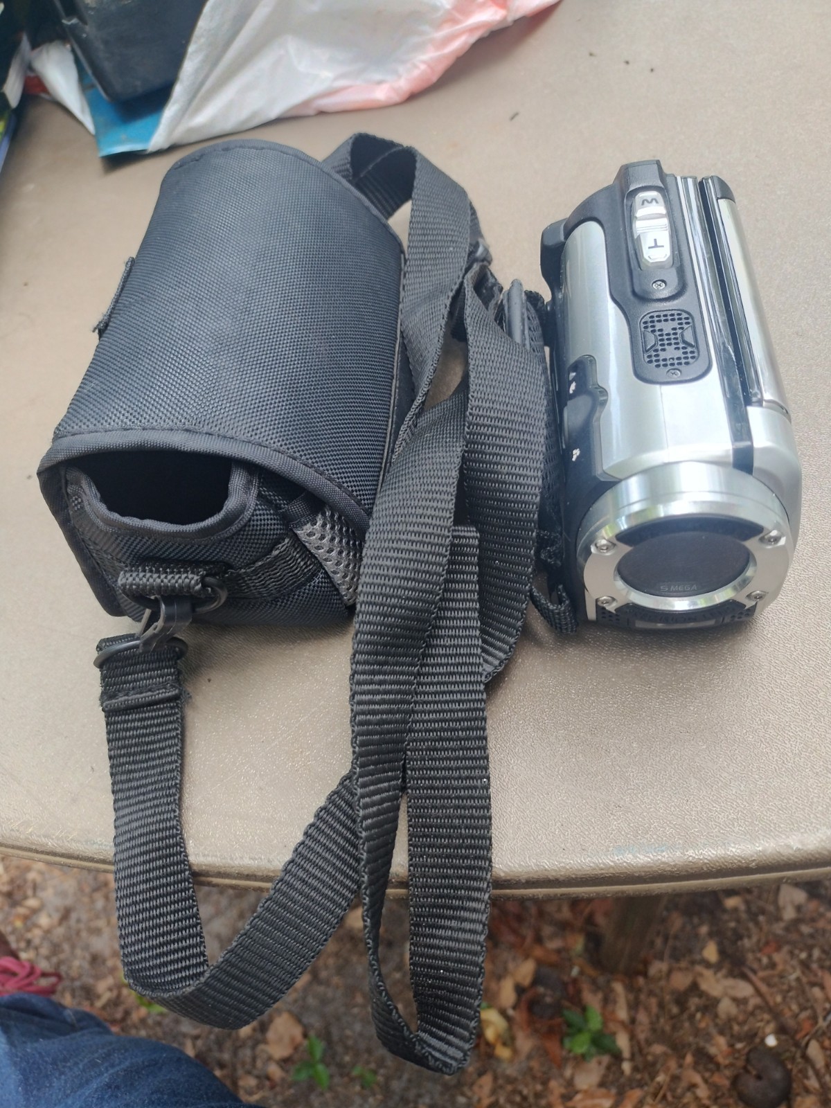 DXG-5B1V HD Sportster High Definition Waterproof Camcorder Camera & Carrying
