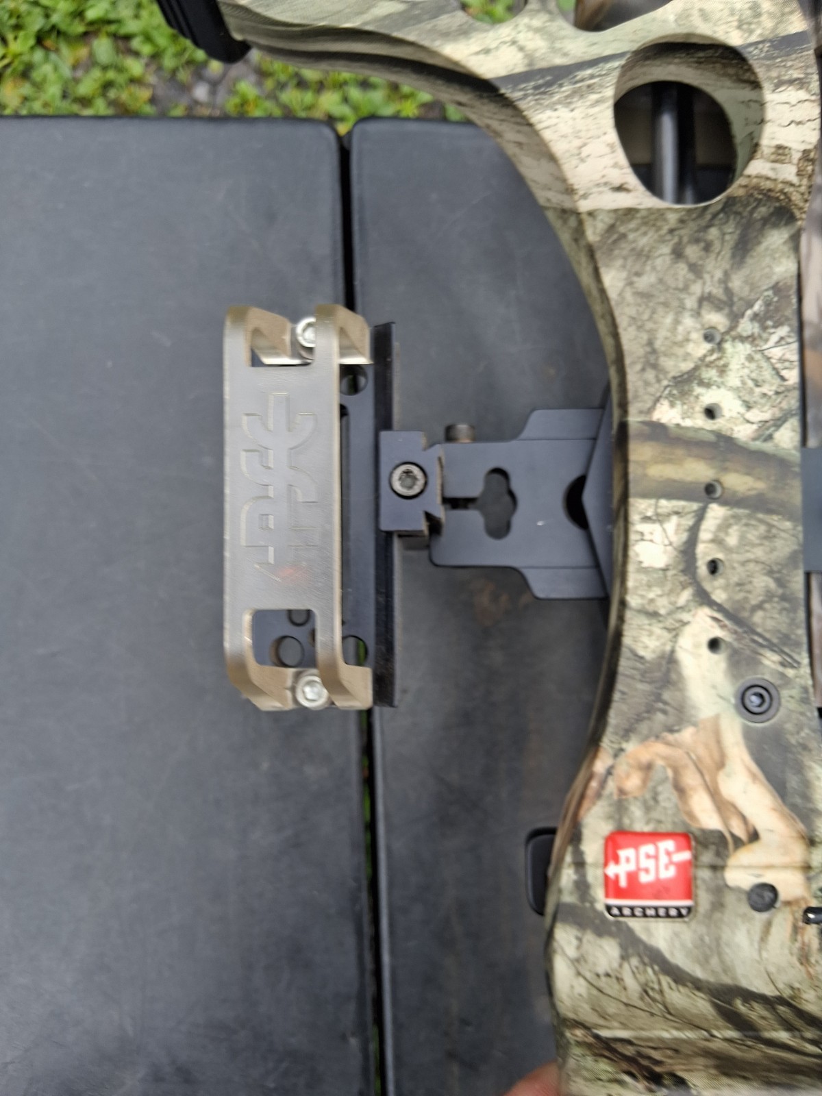 PSE Stinger Compound Bow