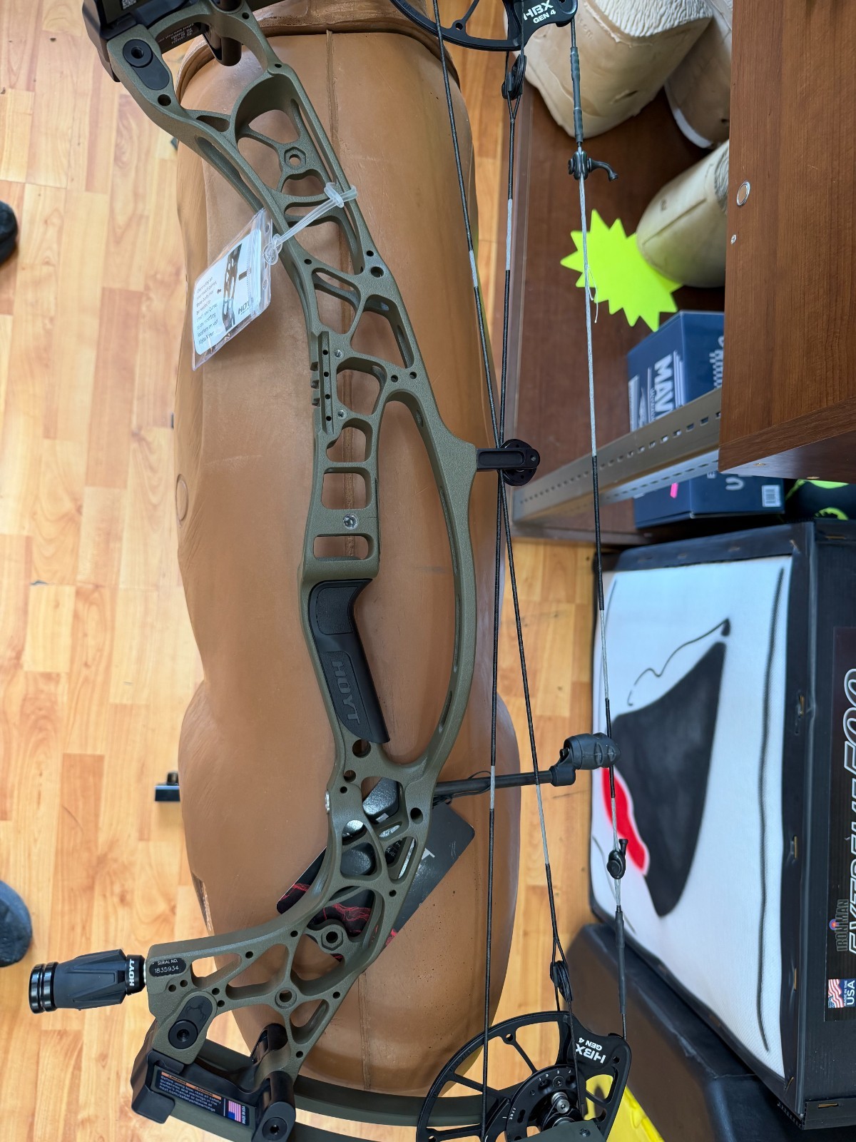 Hoyt AX2 29 LH 70# Wilderness