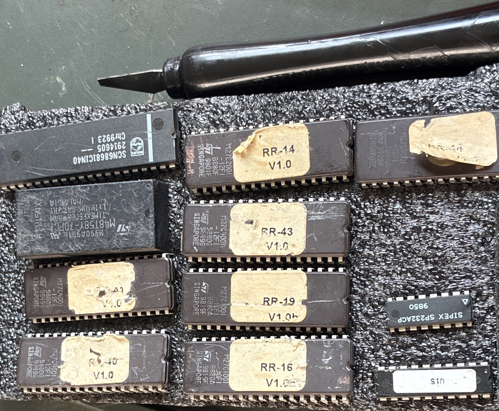 STMicroelectronics M27C1001 UV Erasable EPROM Mixed 32-Pin DIP IC vintage set