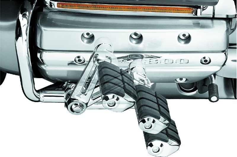 Kuryakyn Ergo II Cruise Mounts w/ 6" Arms for Shorter Riders 4056
