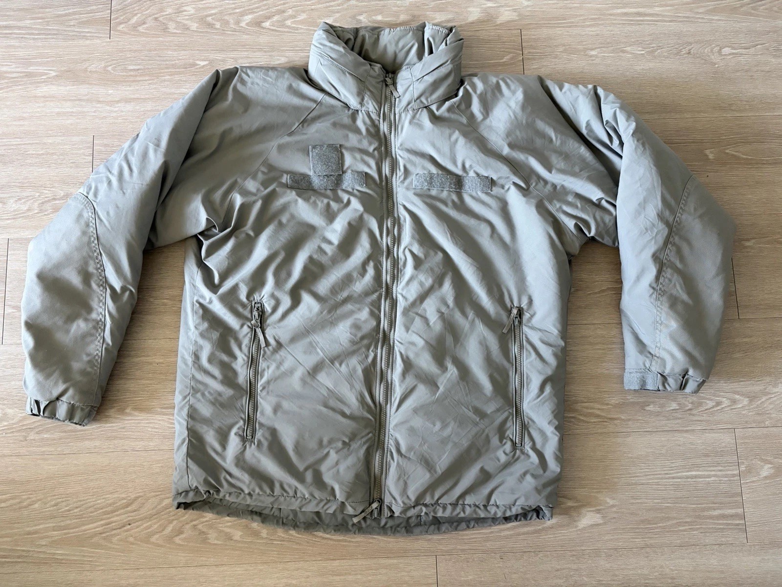 US Army Gen III Extreme Cold Weather Combat System Level 7 Parka Medium Regular