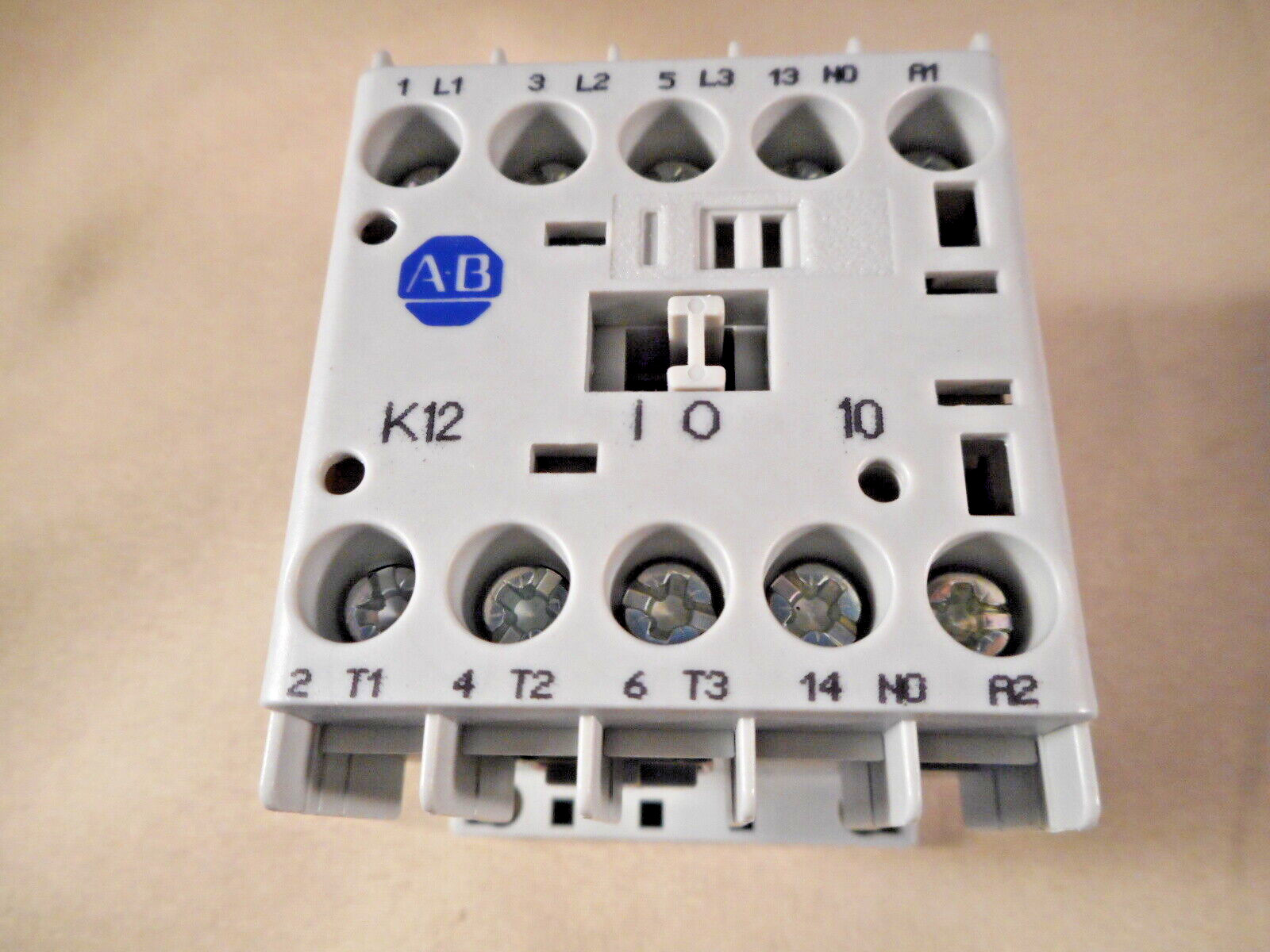 NEW Allen Bradley 100-K12D10 contactor (NIB)