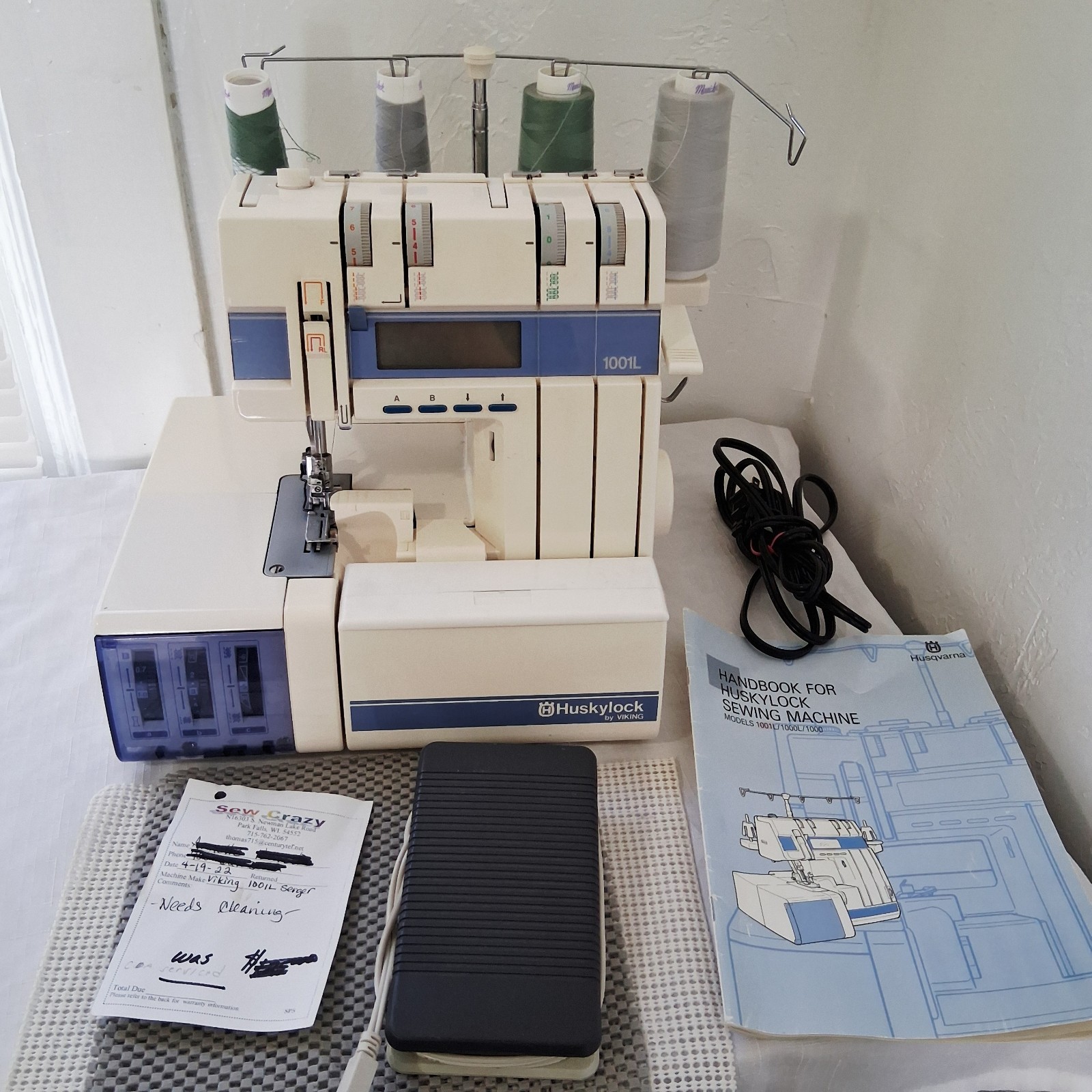 Vintage Huskylock by Viking 1001L Serger Sewing Machine Complete Tested