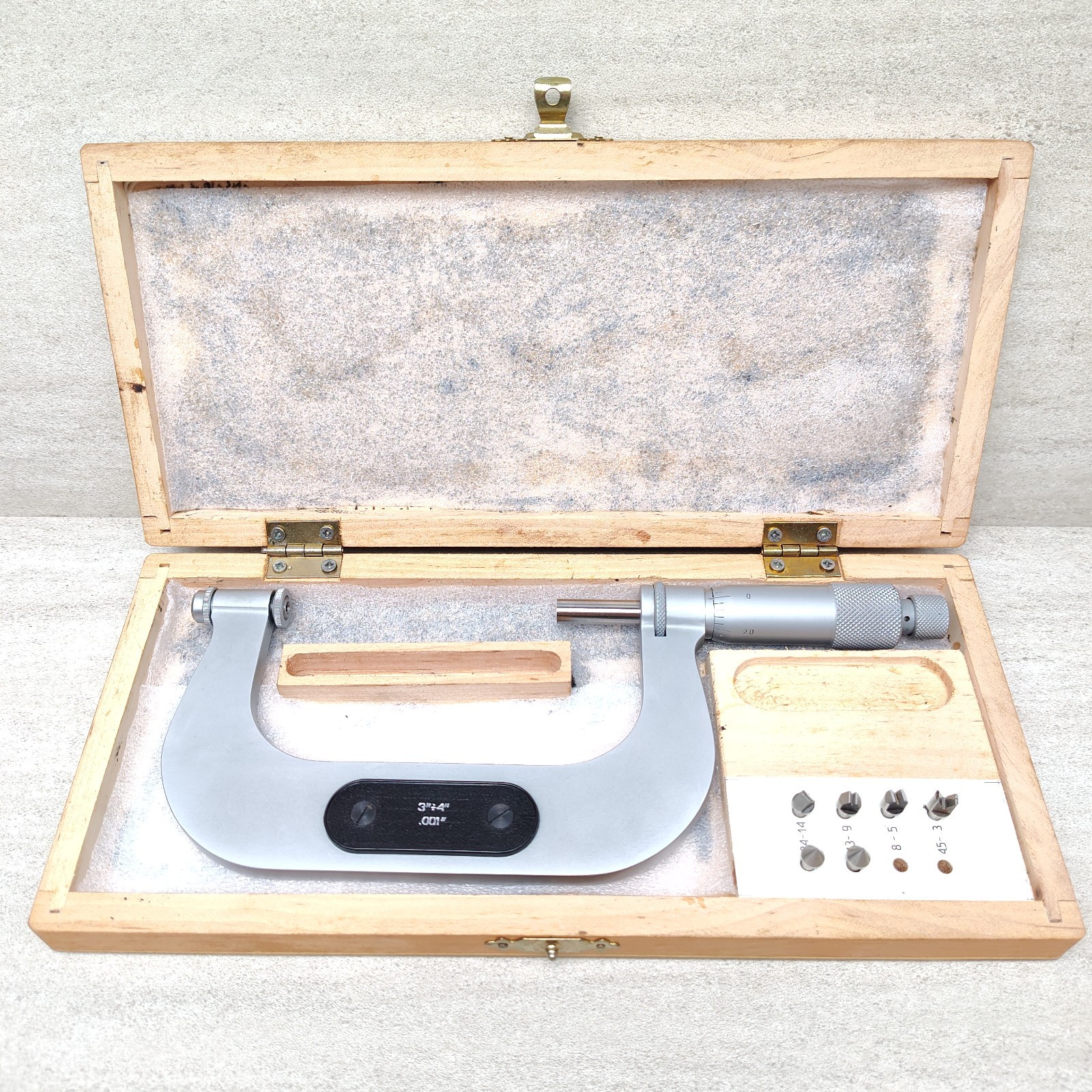 VIS VIN 3-4" Screw Thread Micrometer .001" w/ Case, Made in Poland