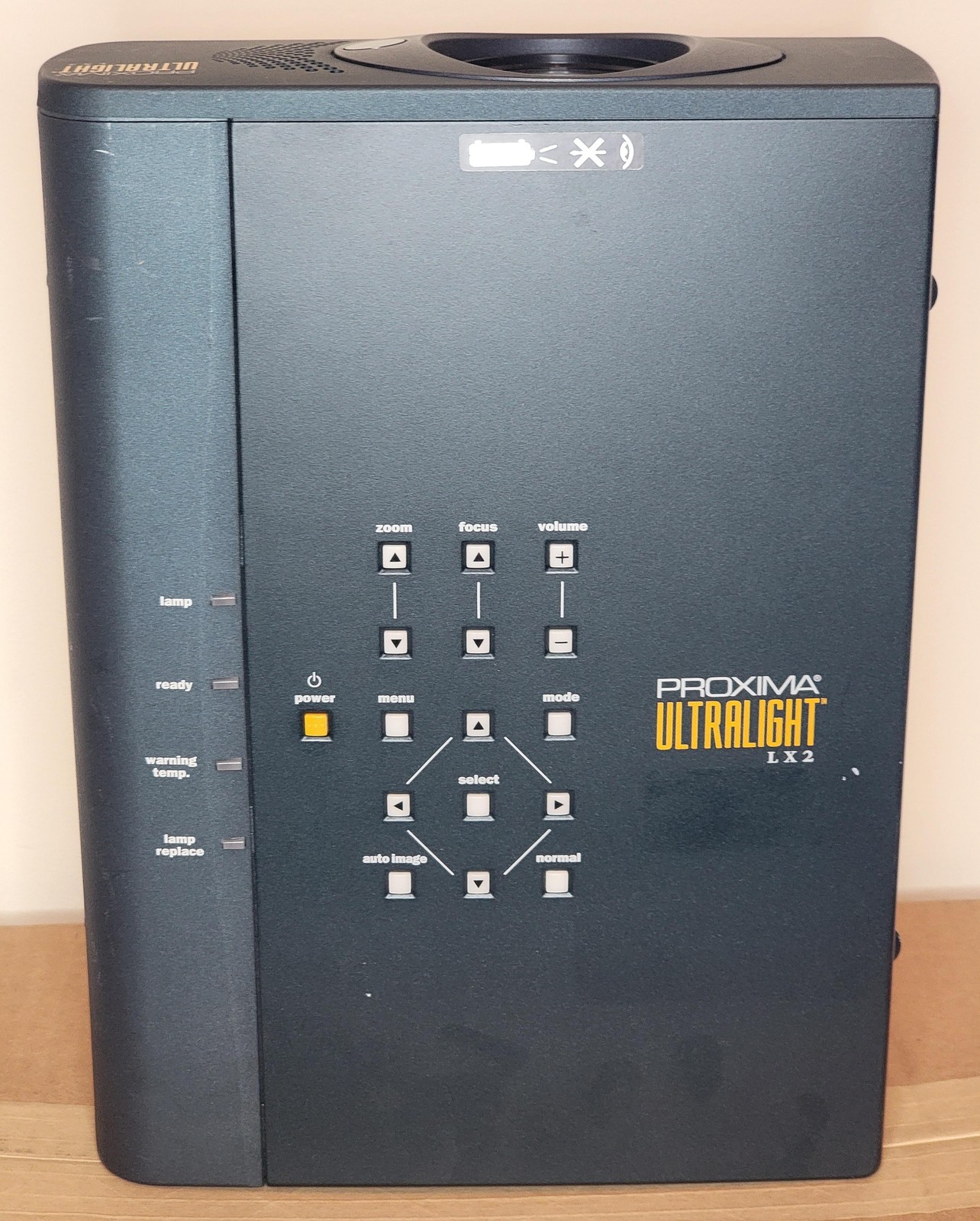 Proxima Ultralight LX2 LCD Projector Japan 2000 Multimedia AV S-Video Vintage