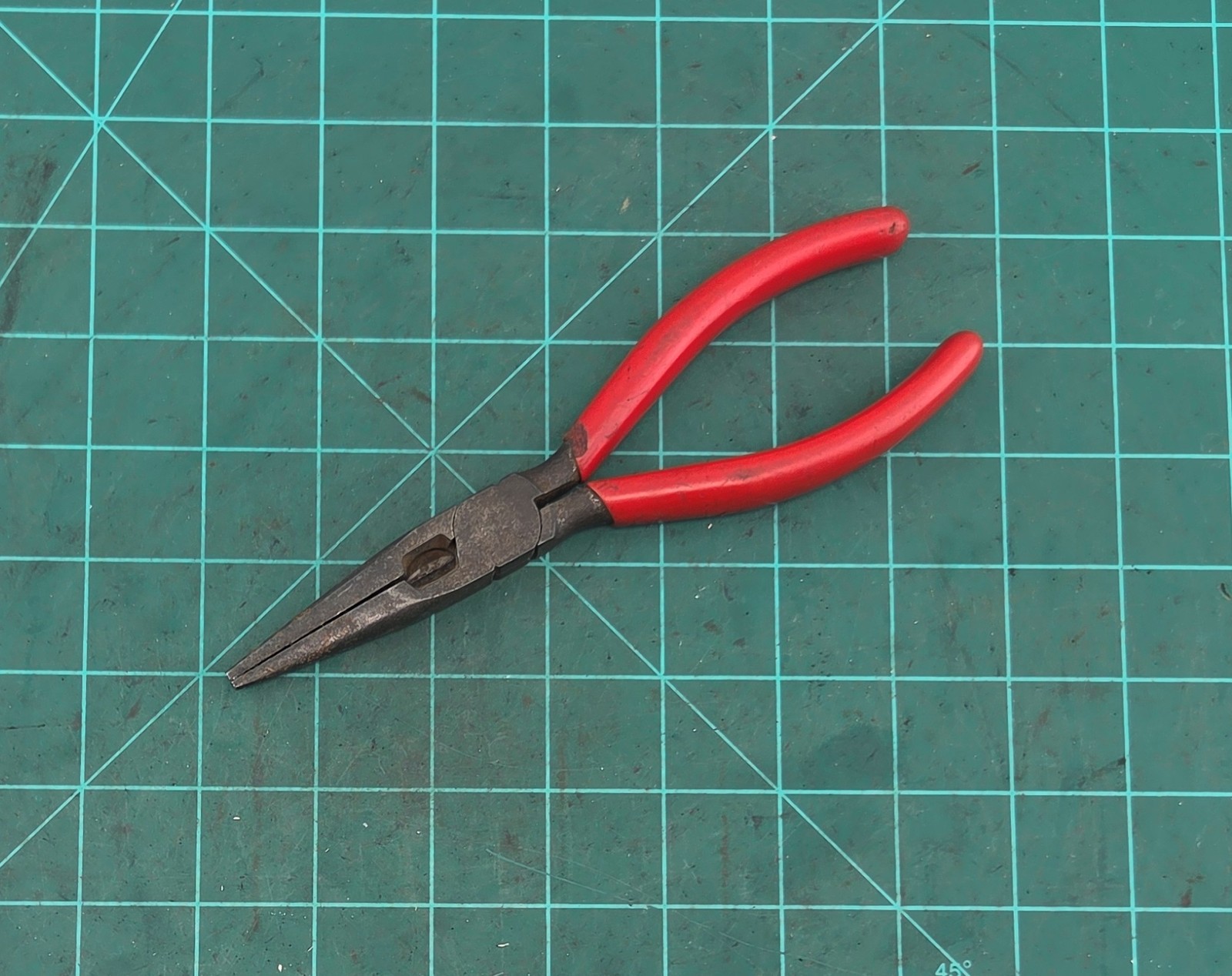 Snap On Tools 196CP Needle Nose Pliers with cutter jaw