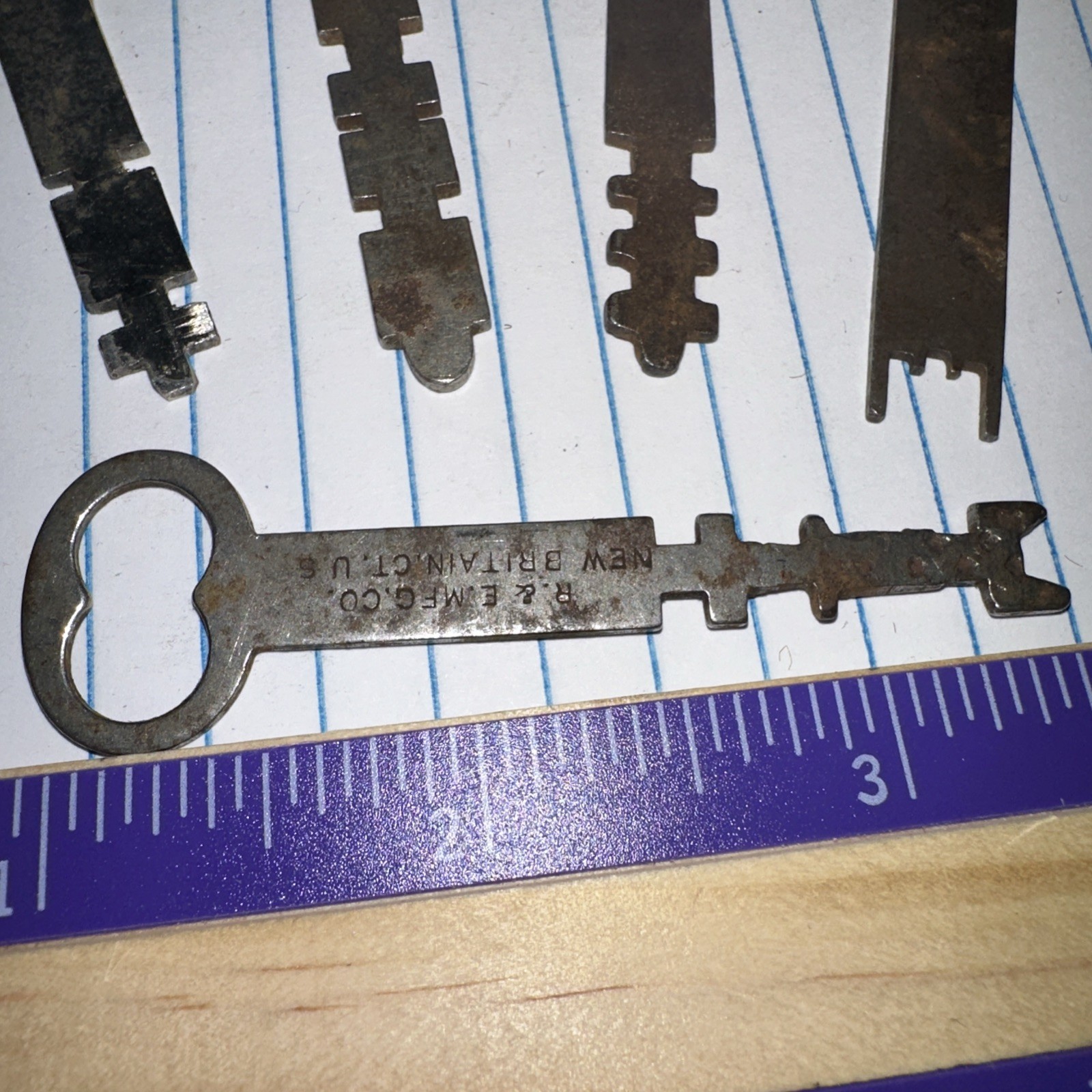 5 Antique Skeleton Keys Flat Unique Shapes