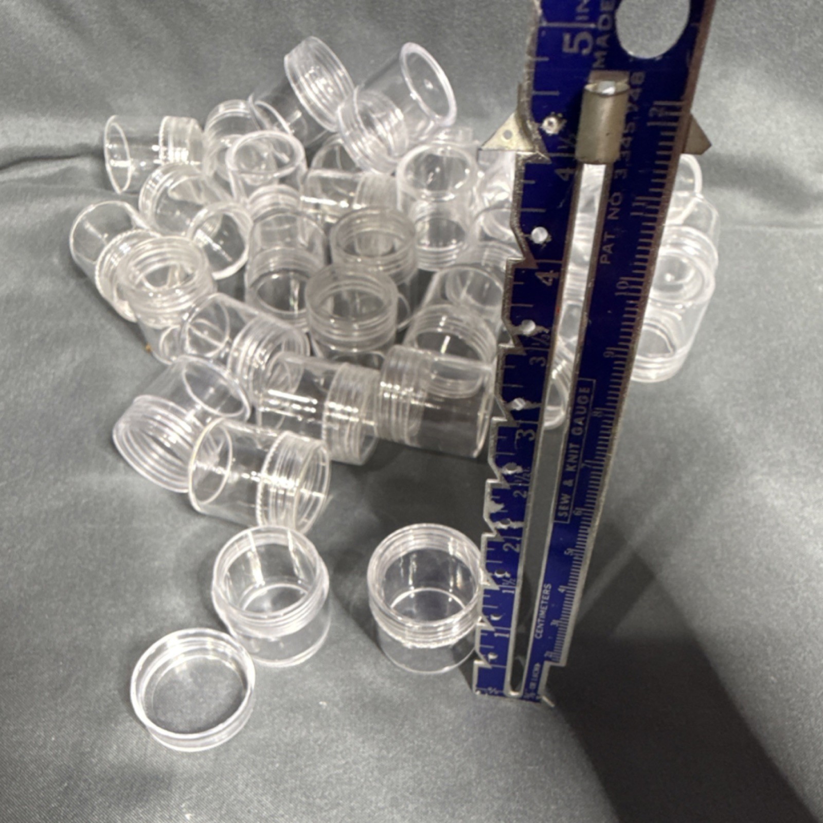 Clear Plastic Bead Storage Containers with Screw Lids, 1 Inch Size, 33ct