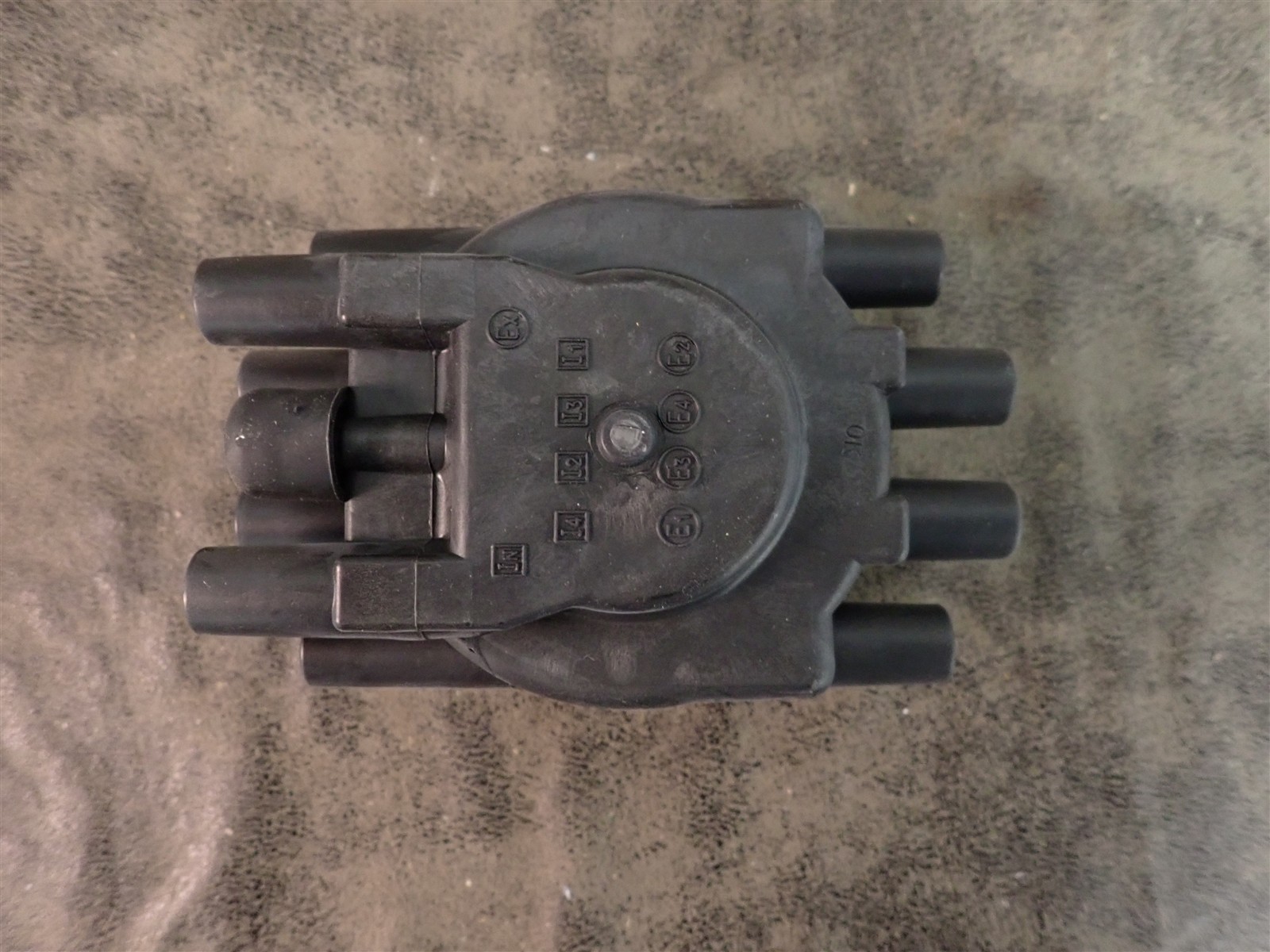 NEW WVE 5D1254 Distributor Cap (G217)