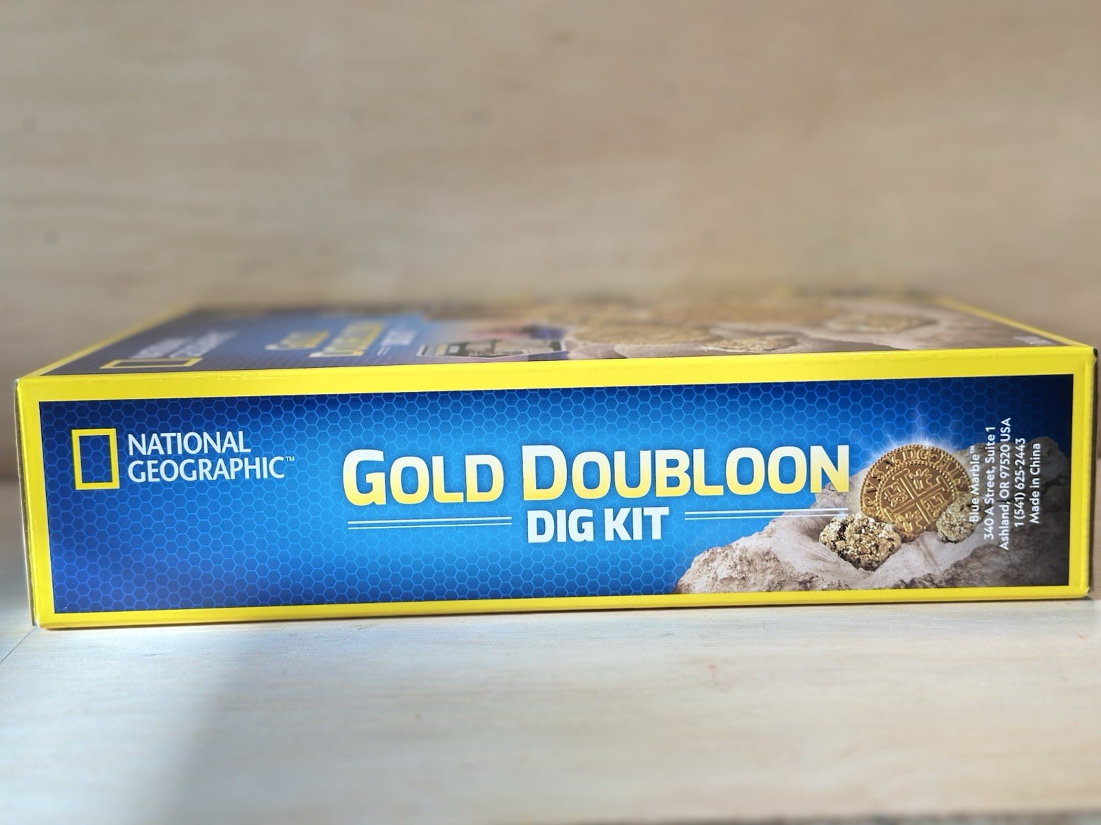 National Geographic Gold Doubloon Dig Kit Pyrite Specimens STEM