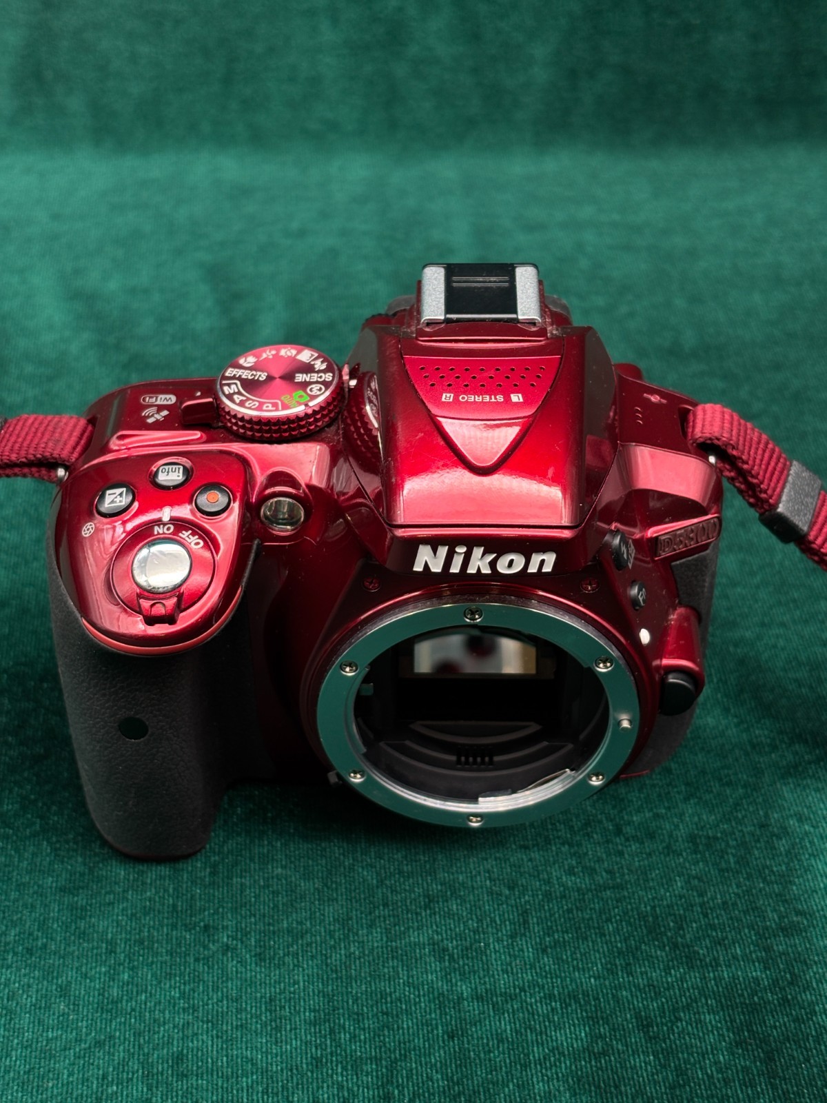 Nikon D5300 Digital Camera For Parts