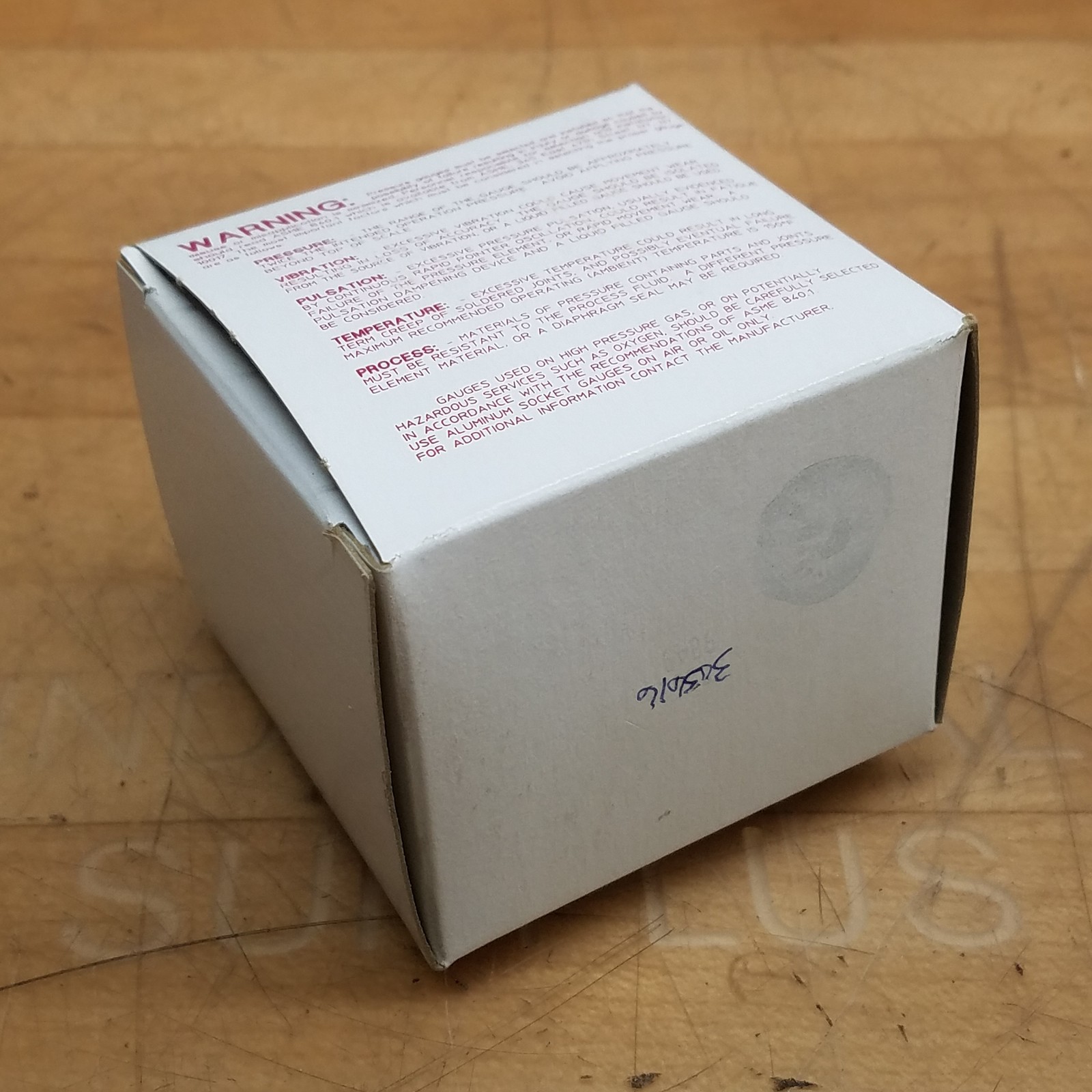 Honeywell 305616/U Receiver Gauge, 1/8" NPT Center Back - NEW