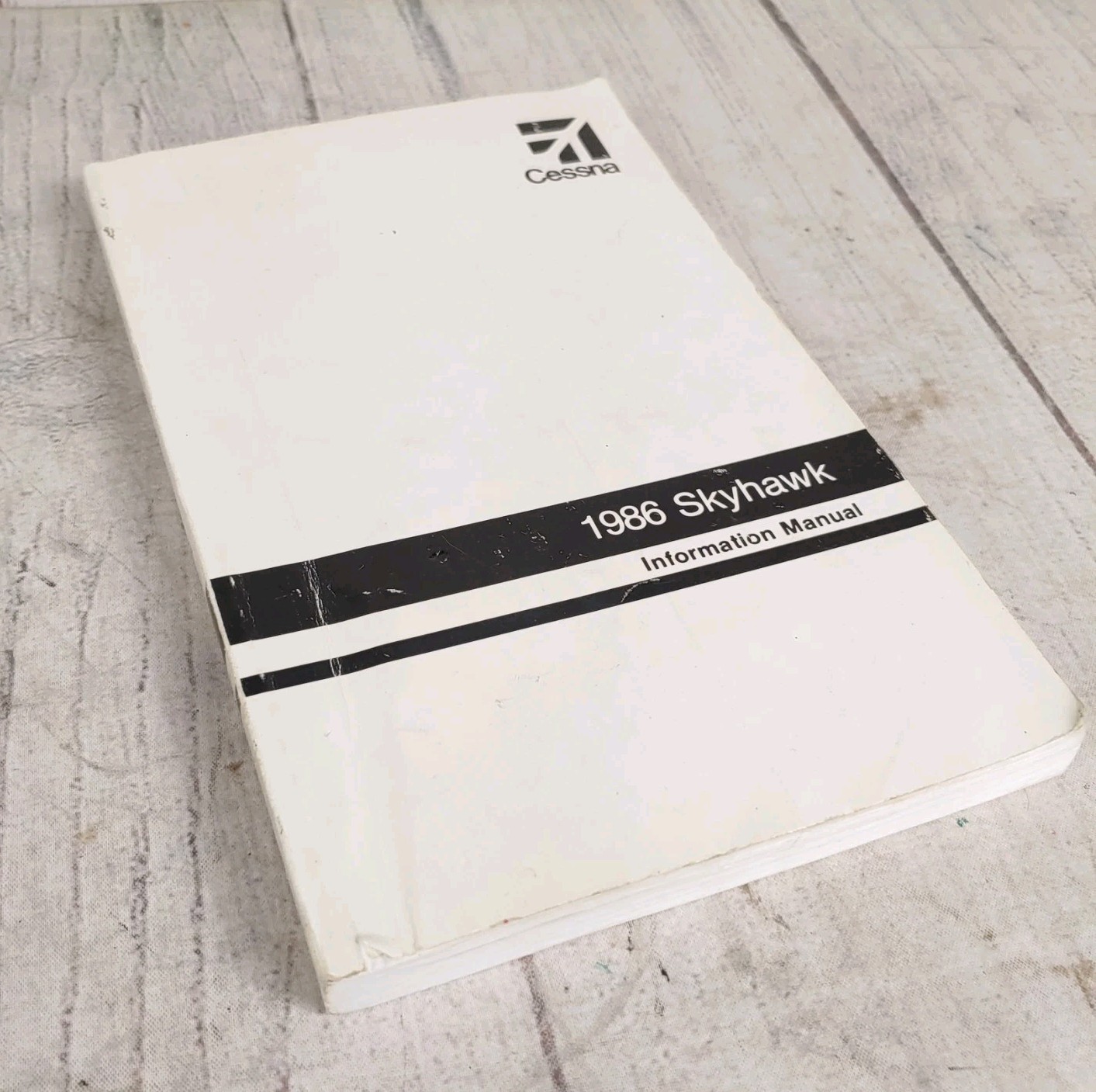 Cessna 1986 Skyhawk Model 172P Information Manual - Original Issue 1985 USED