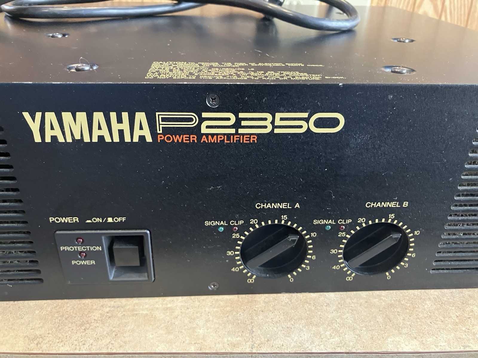 Yamaha P2350 Power Amplifier Tested Working
