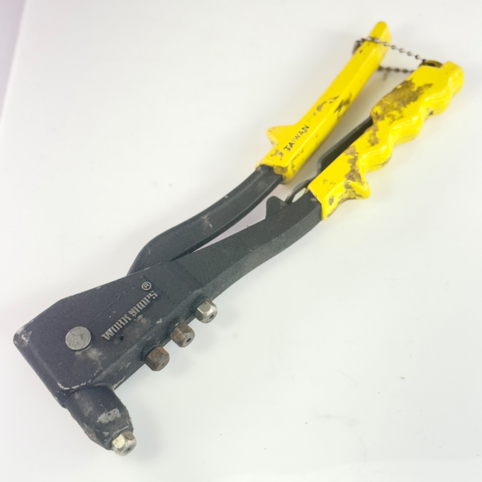 Hand Pop Rivet Gun Riveter Yellow Handles Multiple Tip Sizes 10" Workshop Tool