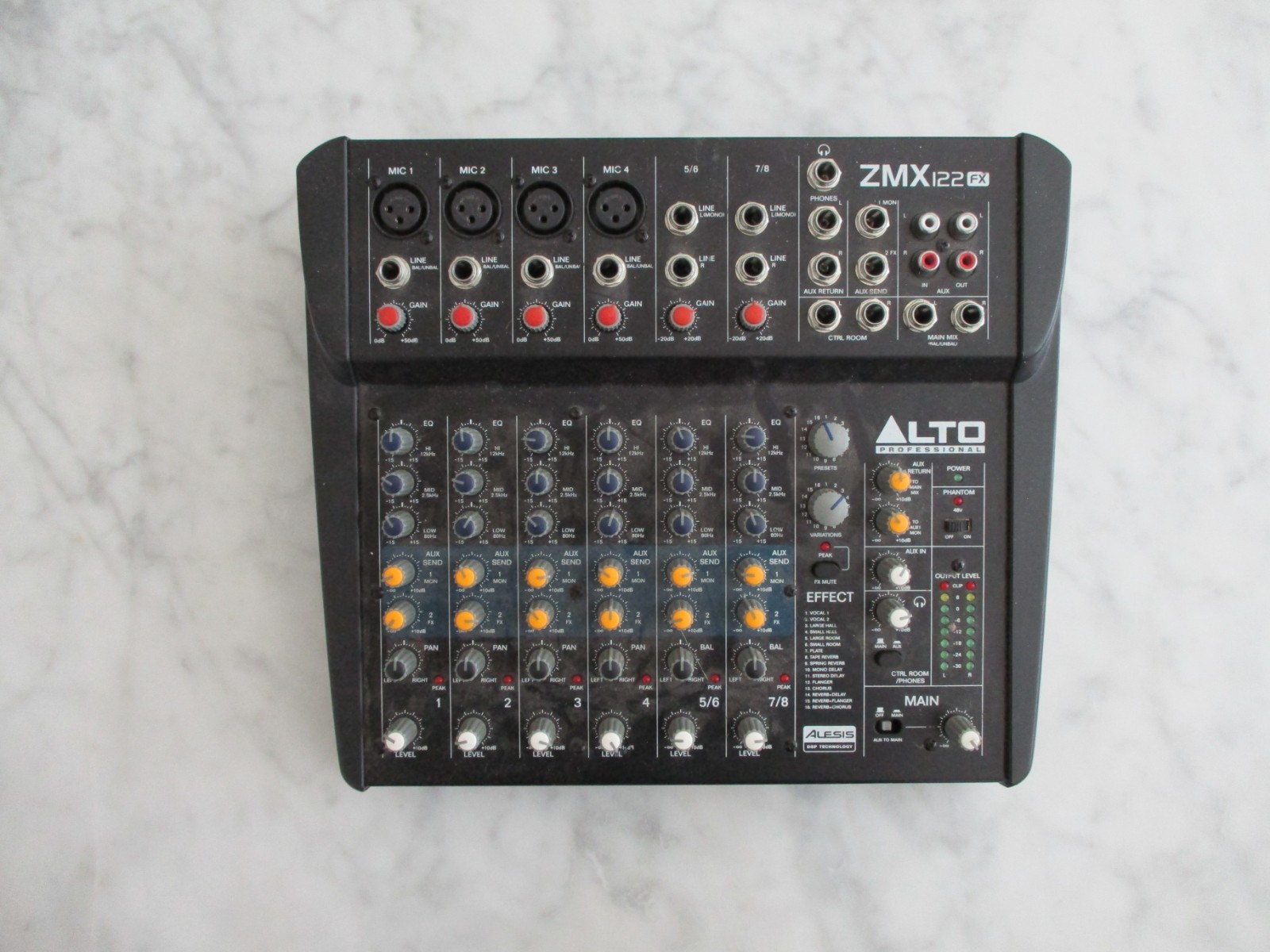 Alto Zephyr Series ZMX122FX 8-Channel Compact Mixer 256 FX 4Mic Preamps Not test