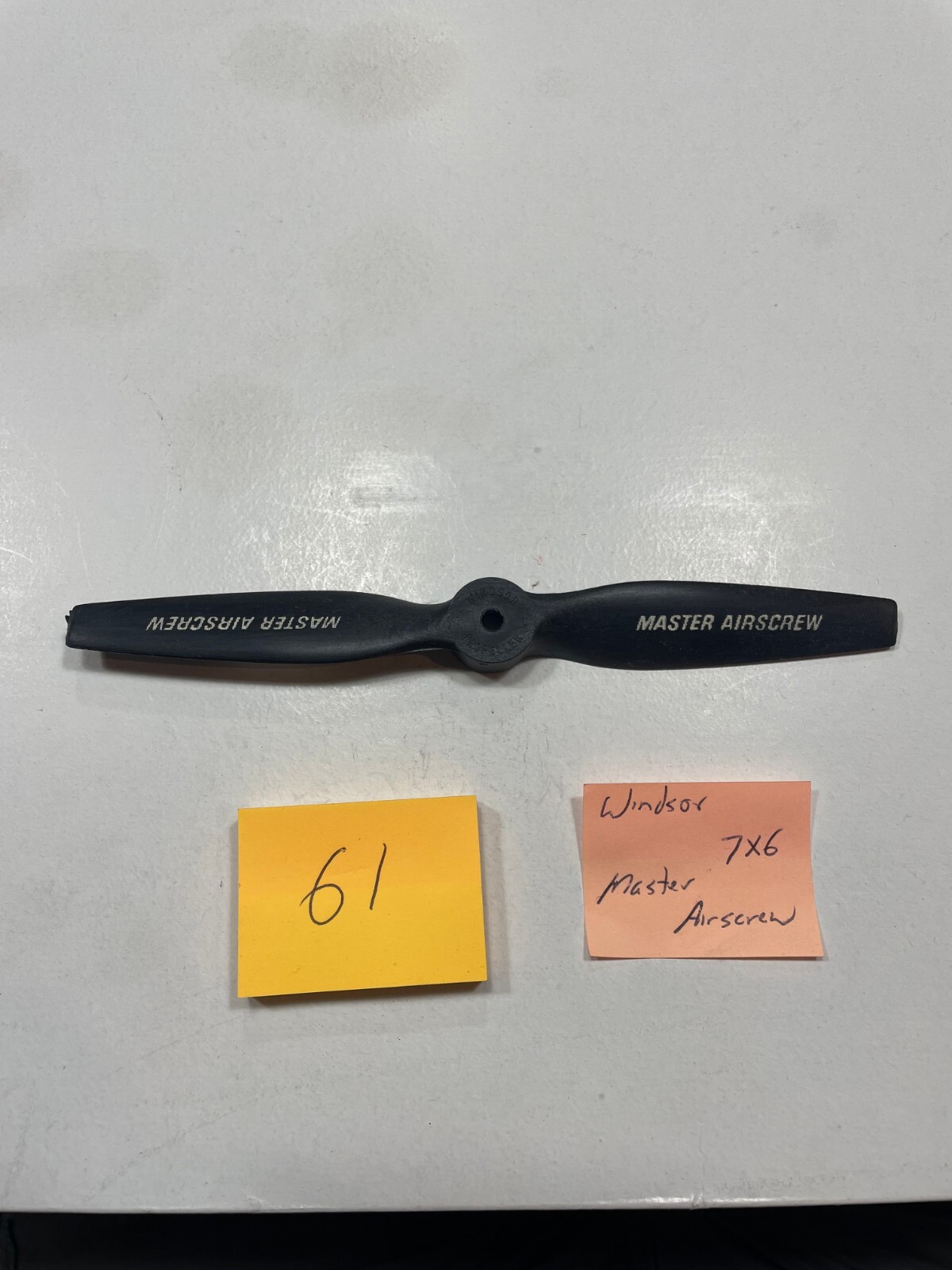 VINTAGE AIRPLANE, R/C MASTER AIRCREW WINDSOR, PLASTIC, NYLON, PROPELLER 7-6 (61)