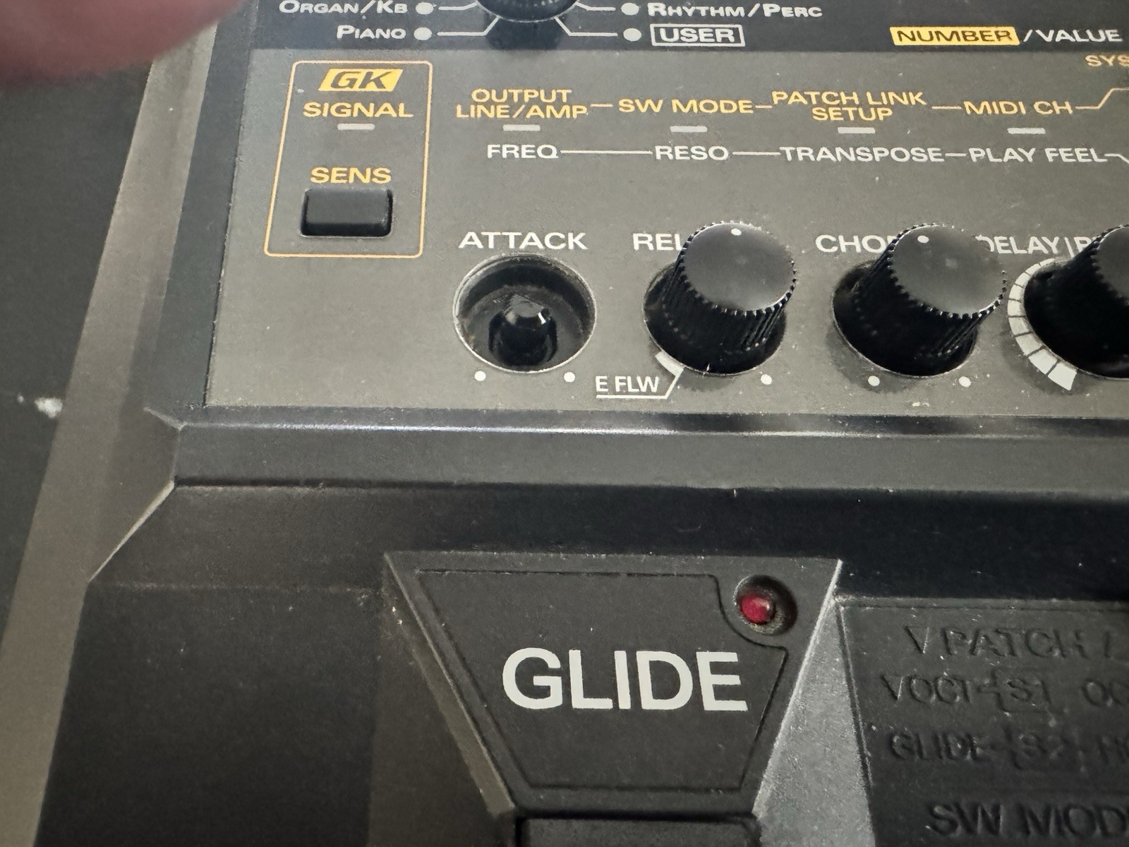 Roland GR-20 Digital Guitar Synthesizer Multi-Effects Processor for Electric