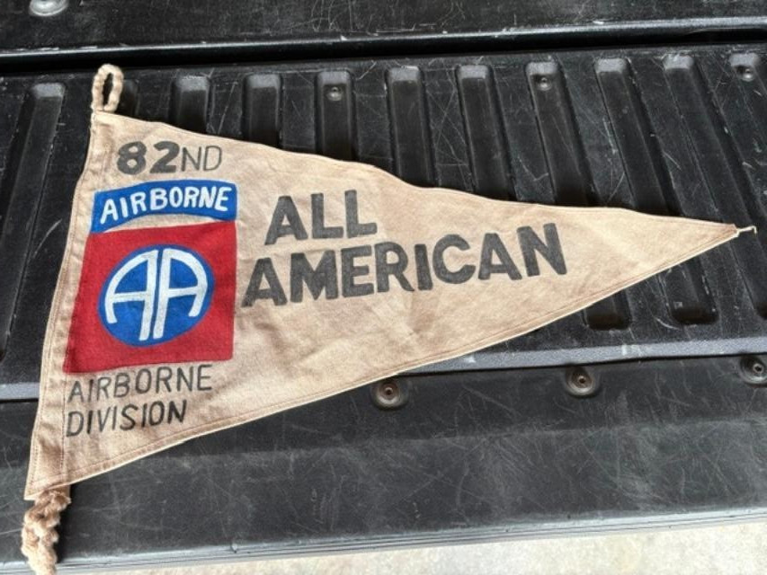 WWII / MODERN US ARMY 82 ND AIRBORNE DIVISION ALL AMERICAN  PENNET