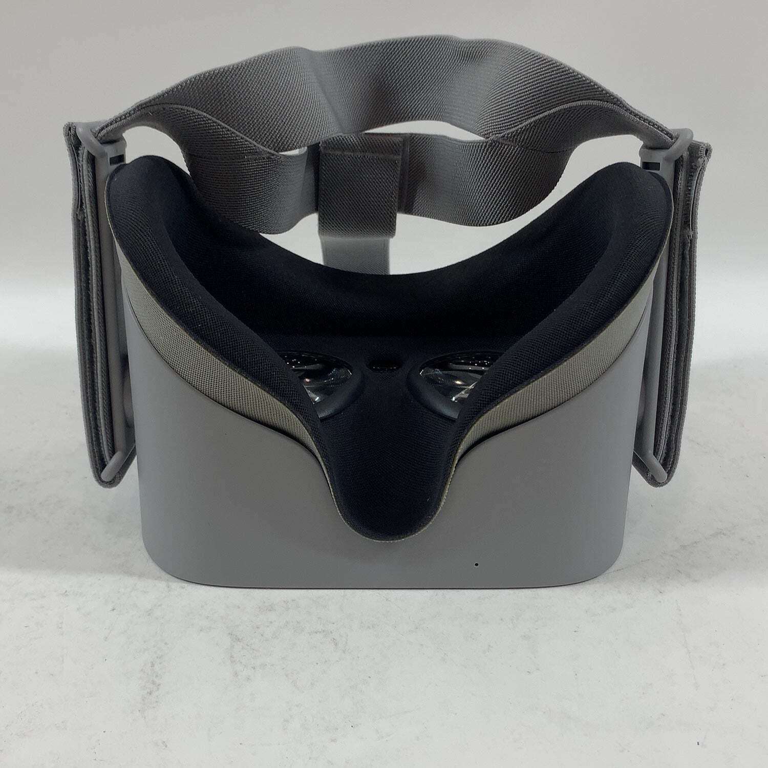 Oculus Go 32GB Standalone All-in-One VR Headset 301-00102-01