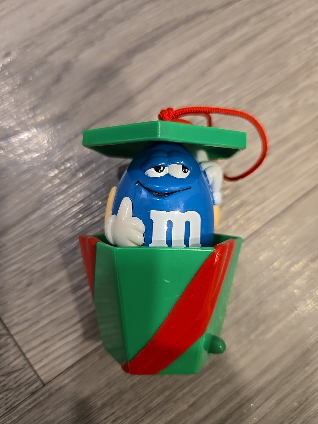 (2) WORKING M & M 's Red Green Pop Up Gift Box Present Christmas Tree Ornament