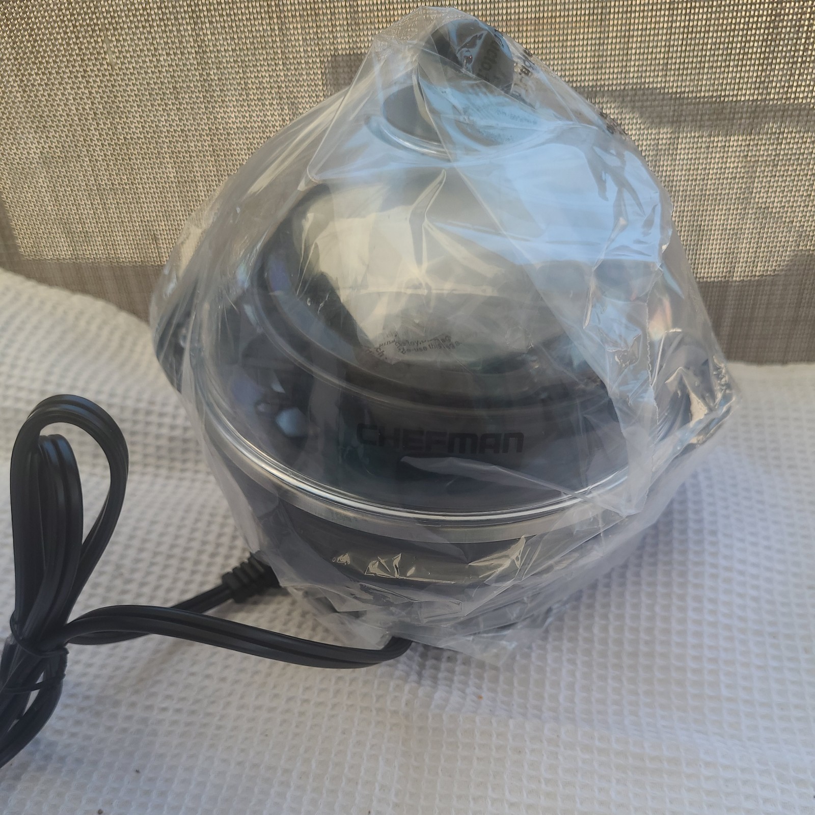 Chefman Electric Egg Cooker Boiler, Rapid Egg-Maker & Poacher, Food & Gray