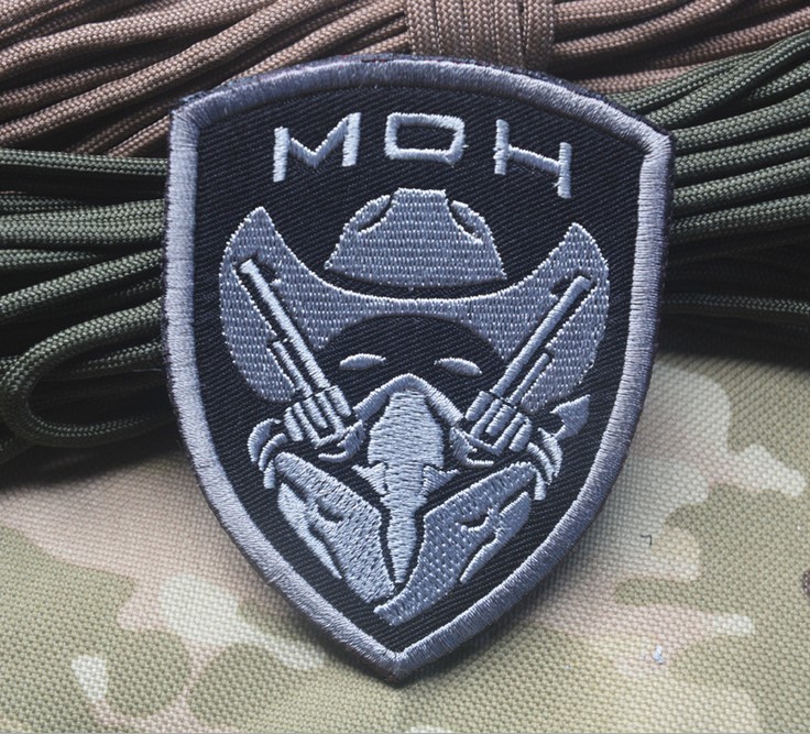 MEDAL OF HONOR APACHE GUNFIGHTERS TACITCAL HOOK PATCH DARK SLIVER BADGE