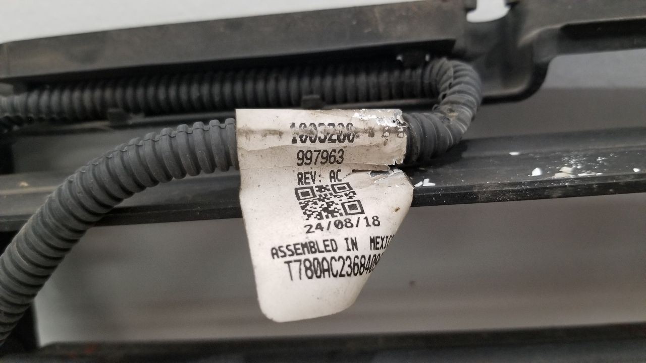 18 CHEVY SILVERADO 1500 5.3L AIR SHUTTER ASSEMBLY