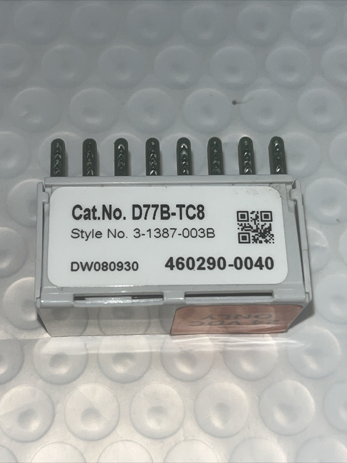 D77B-TC8 Eaton Cutler Hammer 8A 24VDC 8 Pin Terminal Adaptor - New Open Box