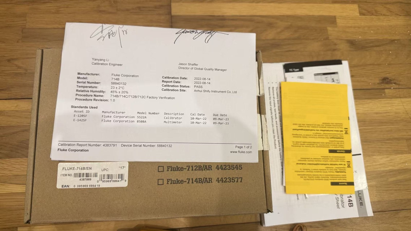 Fluke 714B Thermocouple Calibrator, New
